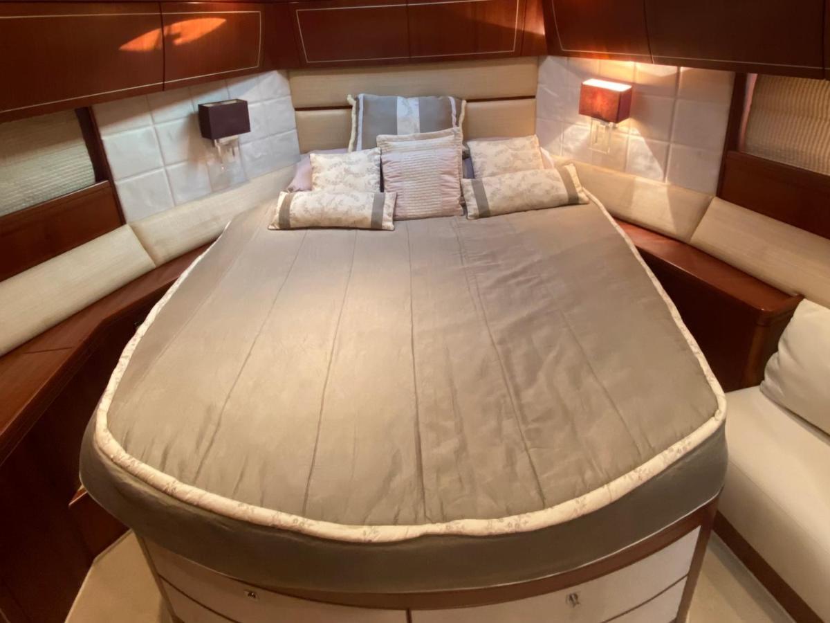 Yacht In Barcelona Hotell Sant Adria de Besos Eksteriør bilde