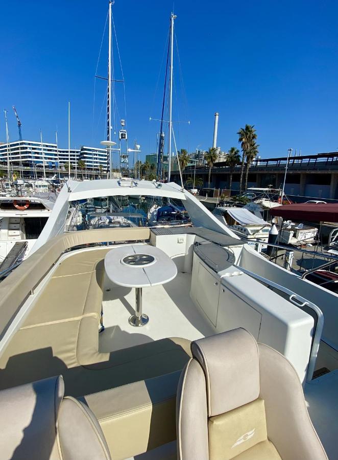 Yacht In Barcelona Hotell Sant Adria de Besos Eksteriør bilde