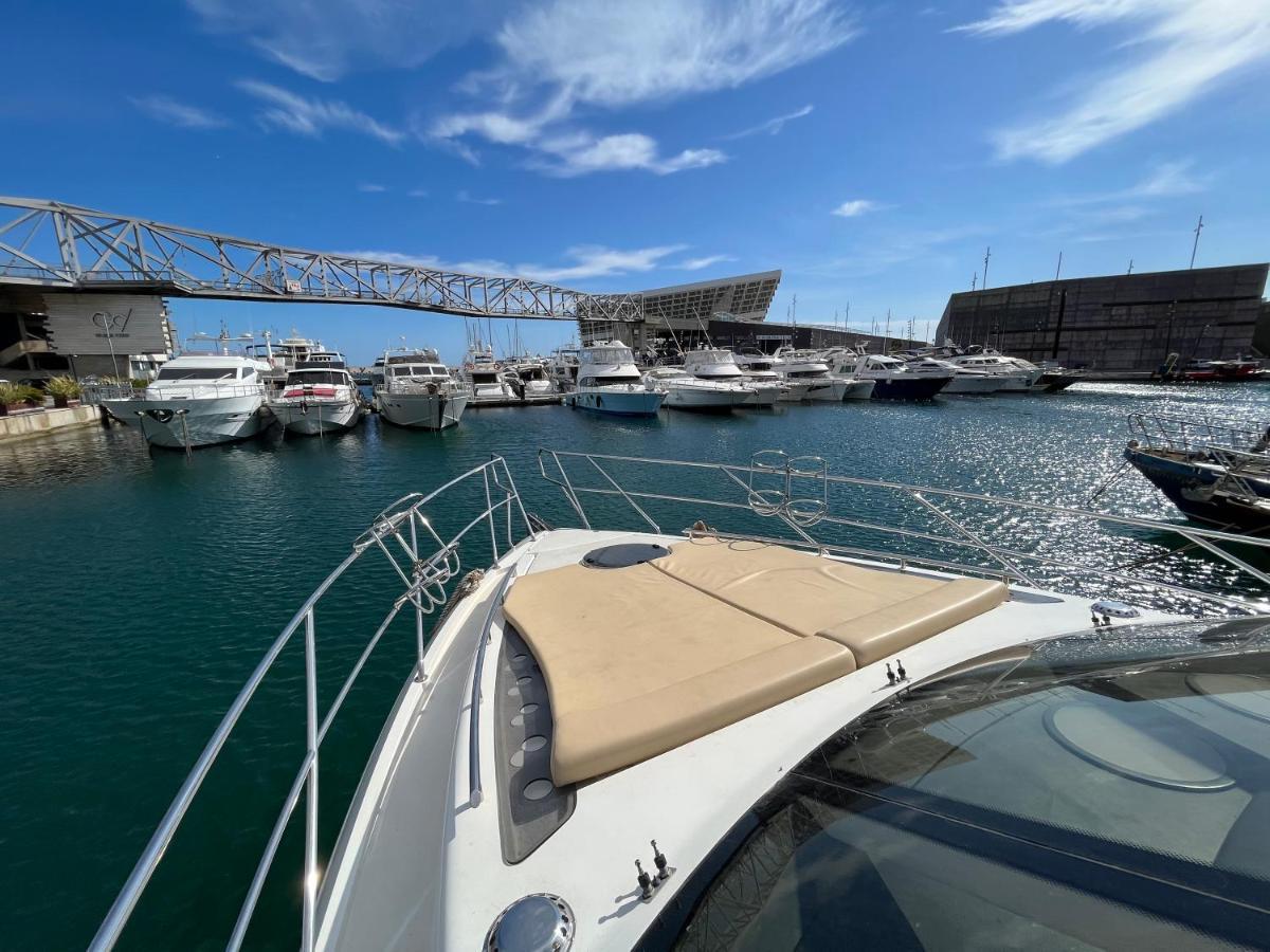 Yacht In Barcelona Hotell Sant Adria de Besos Eksteriør bilde